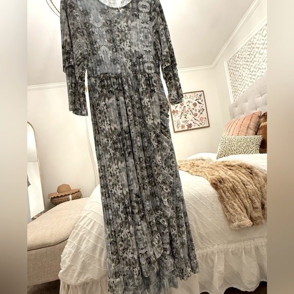 Dresses & Skirts - Dusty blue and gray church dress stretchy with ruffles